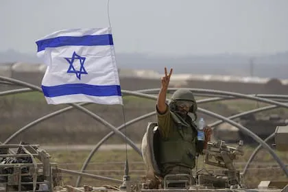 un-soldado-israeli-en-un-ejercicio-cerca-de-la-IYYISIGLQ5G7DPA7FTSBCGOZVU